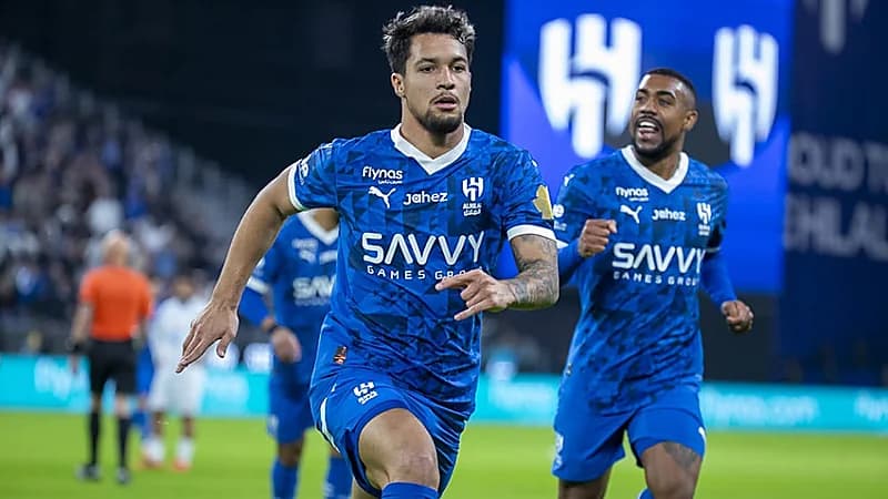 فلامينغو يستهدف ضم ليوناردو