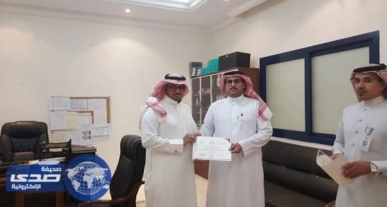 بالصور.. تكريم قيادات ومديري مستشفى " الحجرة " العام على مجهوداتهم