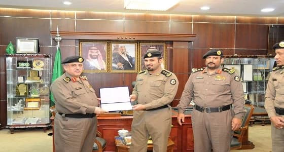 بالصور.. مدير شرطة الجوف يكرم عددا من ضباط الأدلة الجنائية