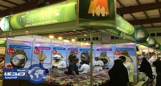 همة شاب توصلة لتجارة الساعات عقب عمله كبائع