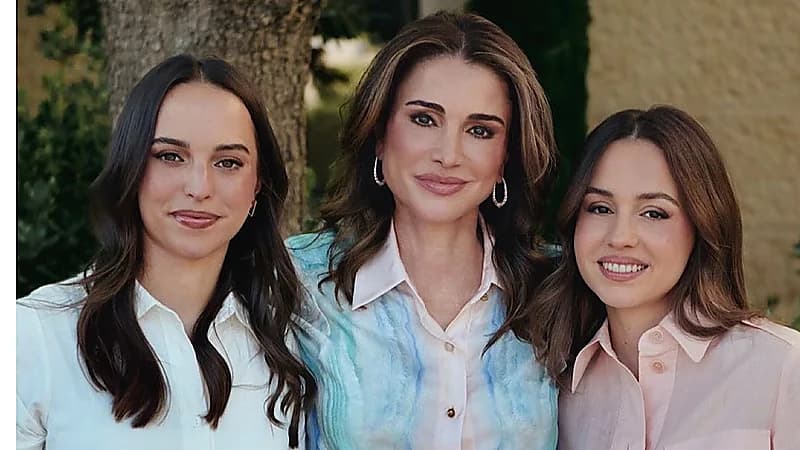 الملكة رانيا تهنئ ابنتيها بعيد ميلادهما