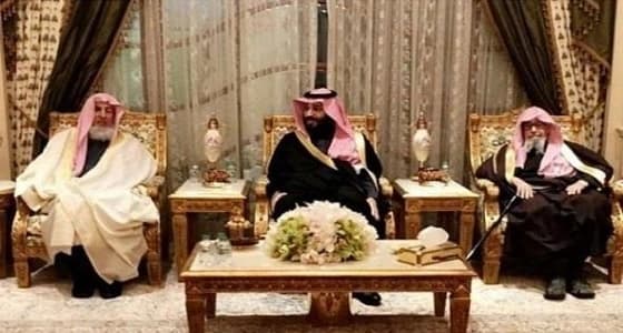 بالفيديو والصور.. اجتماع ولي العهد مع مجلس المفتي وعدد من المشايخ