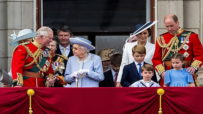 الكشف عن ثروة الملكة إليزابيث