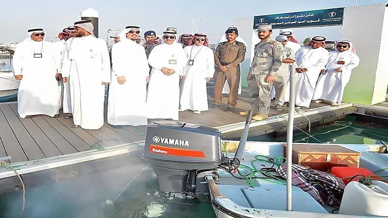 بدء تركيب محركات لقوارب الصيد بمركز القحمة