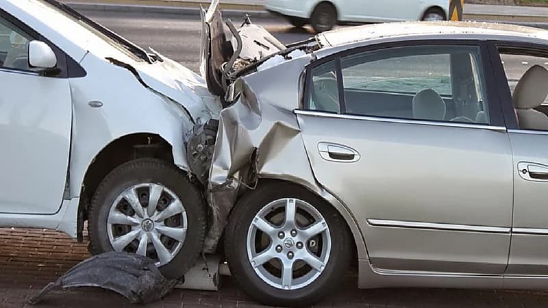 وفيات ومصابون في حادث مروع على طريق الطائف - الباحة