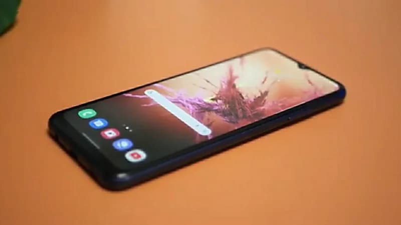 بالفيديو.. "سامسونج" تطلق هاتف جديد بسعر منافس