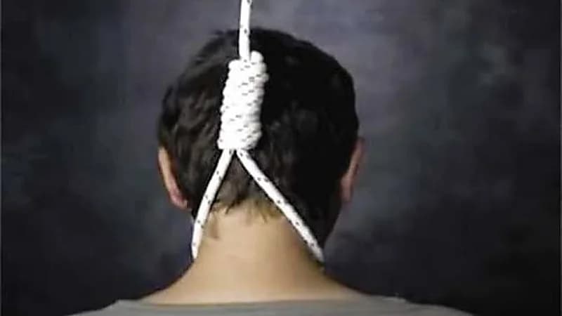 مصري ينهي حياته شنقاً بنفس طريقة ومكان انتحار والده