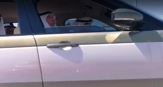 بالفيديو.. الشيخ خليفة بن زايد يتجول في شوارع أبوظبي