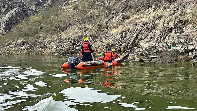 مدني جازان يواصل البحث عن شخصين جرفتهما السيول في صبيا والريث