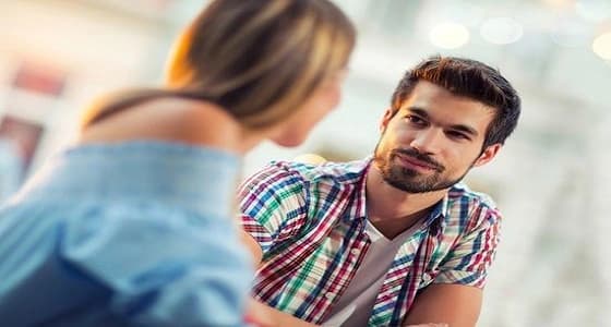 حيلة بسيطة تجعله يعجب بك بجنون