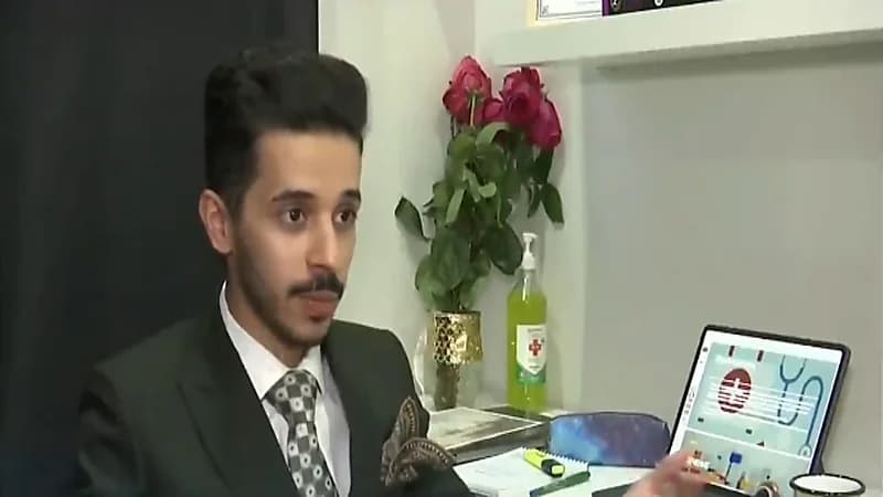 بالفيديو.. مبتعث يرسم الجمجمة البشرية ويظهر أدق تفاصيلها