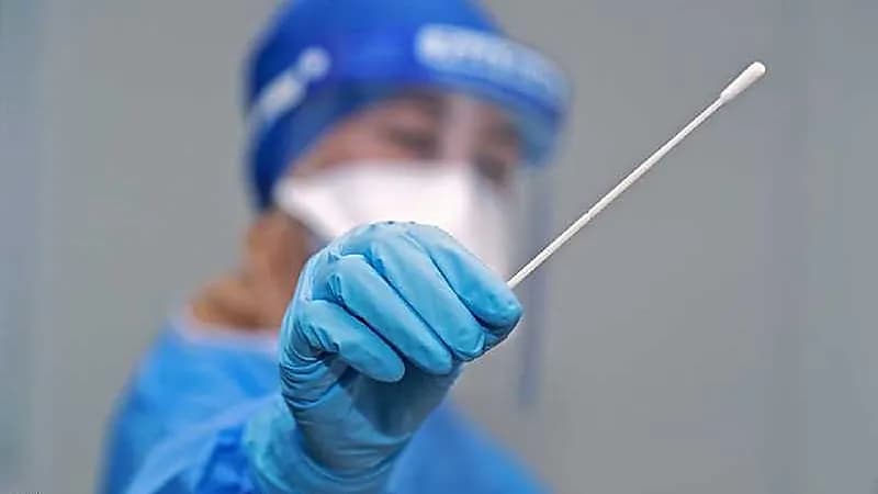 اكتشاف 21 متحورا من كورونا لدى مصابة بالإيدز في جنوب إفريقيا