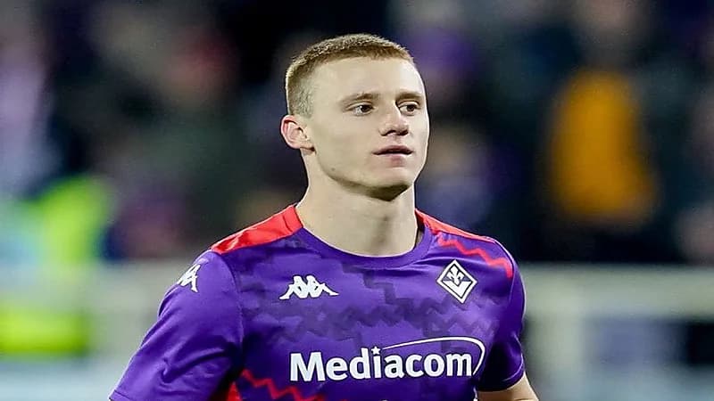 مدافع فيورنتينا يرفض عرض الهلال رغم موافقة ناديه.. فيديو