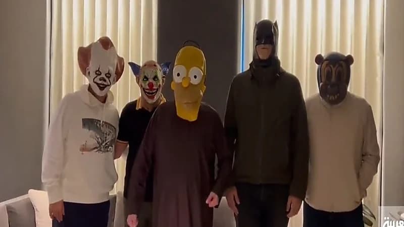 بالفيديو.. تركي آل الشيخ يشارك في مهرجان التنكر