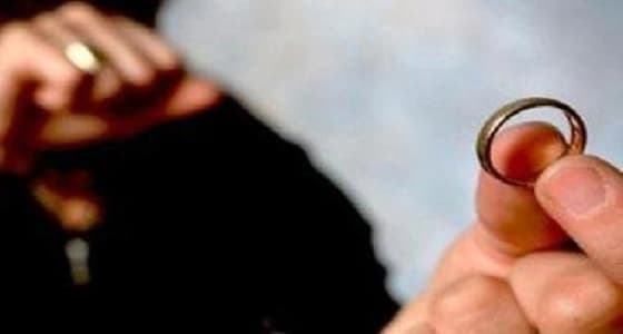 فتاة في دعوى طلاق " تزوجني لوظيفتي والحصول على مالي "