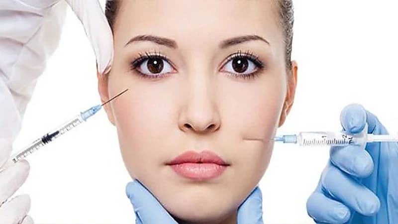 هل تكرار الحقن بالفيلر والبوتكس يُسبب مشكلات مستقبلية؟.. استشاري يوضح