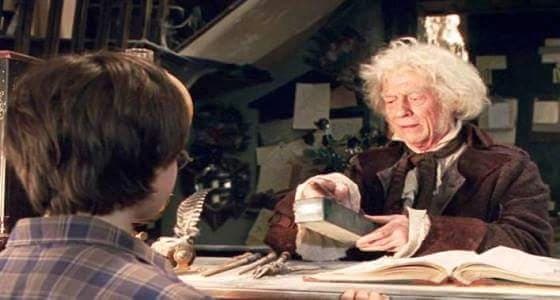 وفاة بائع العصا السحرية في أفلام هاري بوتر بعد صراع مع المرض