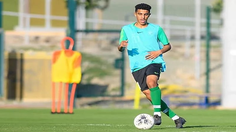 "التعليم" تُلزم طلاب الجامعات بالزي الرسمي