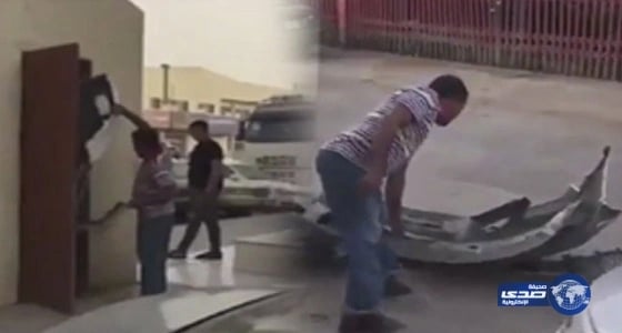 بالفيديو.. «عماني» يتعرض لحادث مروري أثناء تصويره مقطعًا عبر «سناب شات»