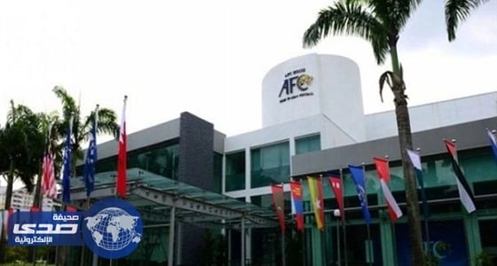 بالصور.. أبناء يحتفلون بوالدهم ويهدونه سيارة بمناسبة تقاعده