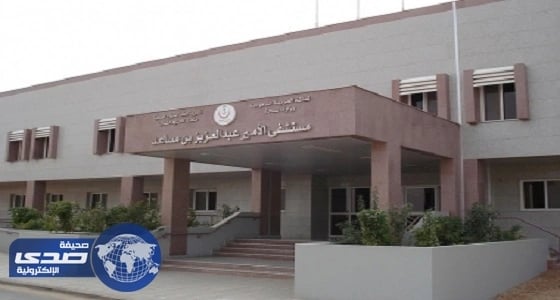 بالفيديو.. نائب أمير مكة يؤدي مناسك العمرة دون حراسة