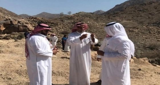 الحدود الإدارية بين " الليث " و " أضم " تؤجل نقل قبر طريق سفوح الجبال