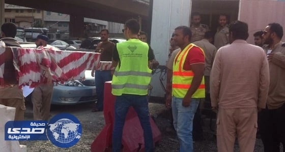 بالفيديو والصور.. تجمهر عمال «بن لادن» للمطالبة بمستحقاتهم