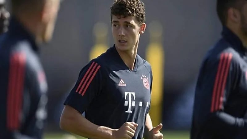 إصابة مدافع بايرن ميونخ بكورونا