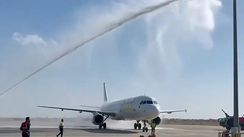 انطلاق أول رحلة جوية مباشرة بين النجف والمدينة المنورة.. فيديو