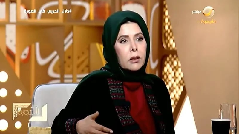 دلال الحربي: أنا ضد السعودة في الجامعات.. فيديو