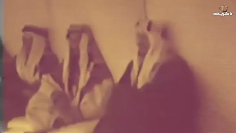 فيديو نادر للملك عبدالعزيز خلال استقباله من قبيلة الدواسر بالخبر