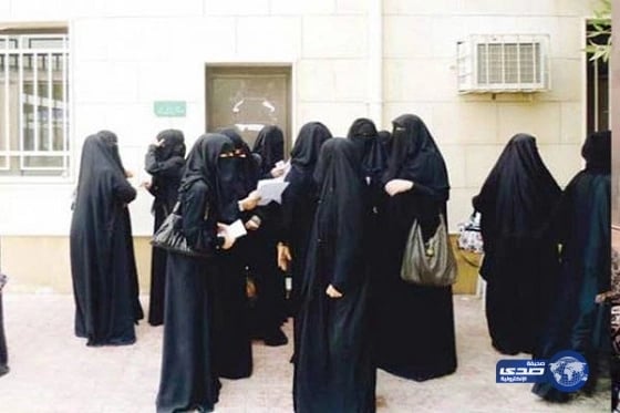 بالصور.. عنزة تلد مولودا نصفه بشر والأخر حيوان