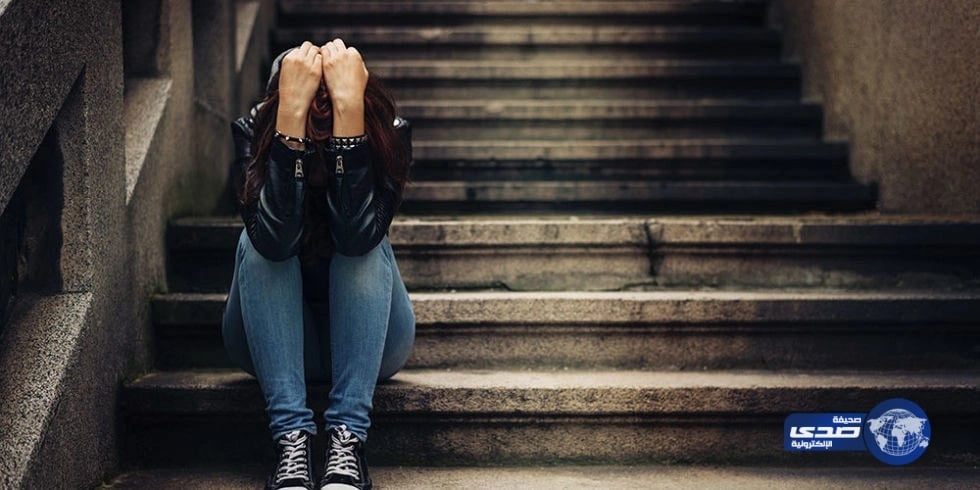 بالفيديو.. موقف محرج لمذيعة "العربية" على الهواء!