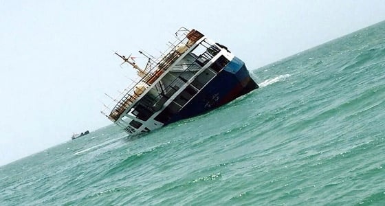 غرق عبارة على متنها 80 شخصا في المحيط الهادي