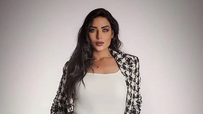 بالفيديو.. الفنانة رانيا شهاب تعلن زواجها على الهواء