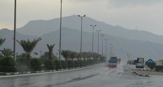 هبوب رياح وسحب رعدية على جازان