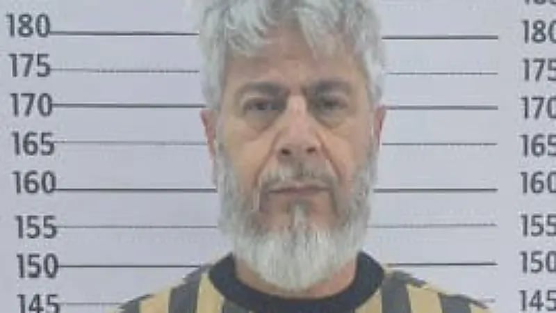 القبض على رئيس قسم التحقيق السابق في صيدنايا لارتكابه جرائم حرب