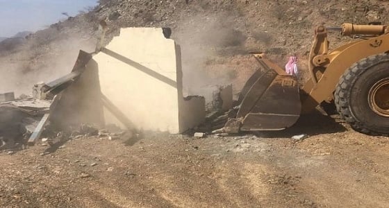 إيقاف التعدي على 750 ألف متر مربع من الأراضي الحكومية بمحايل