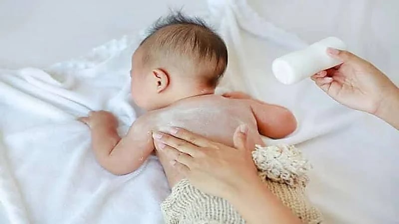 اتهام "بودرة" أطفال شهيرة بالتسبب في الإصابة بالسرطان