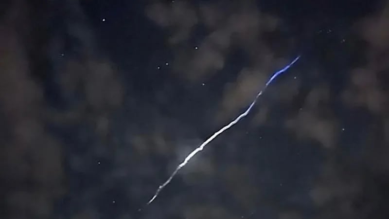 الكشف عن سبب واقعة ظهور ضوء قوي لنيزك في سماء المملكة (فيديو)