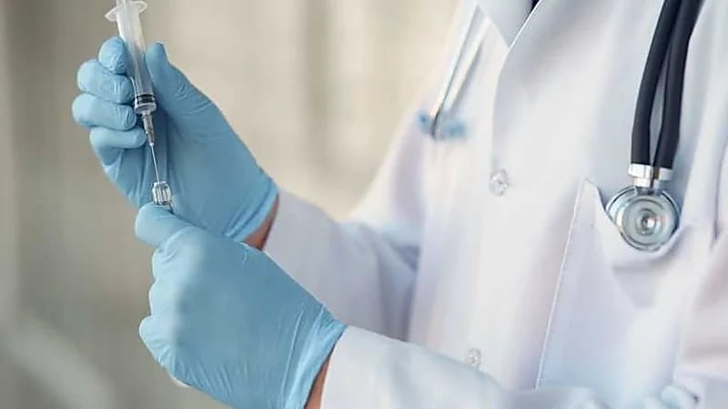 بالفيديو.. هل سيكون للطبيب مساحة للدفاع عن نفسه حال حدوث خطأ طبي؟ مختص يوضح