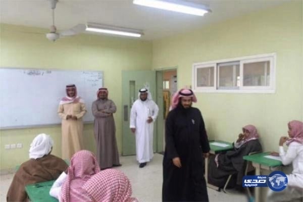 مفتي مصر الأسبق وطلبة مدارس يزورون جناح المملكة بمعرض القاهرة للكتاب