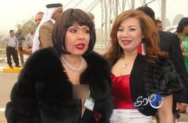 الشرطة العراقية تفتش باروكة لوسي بالكلاب البوليسية