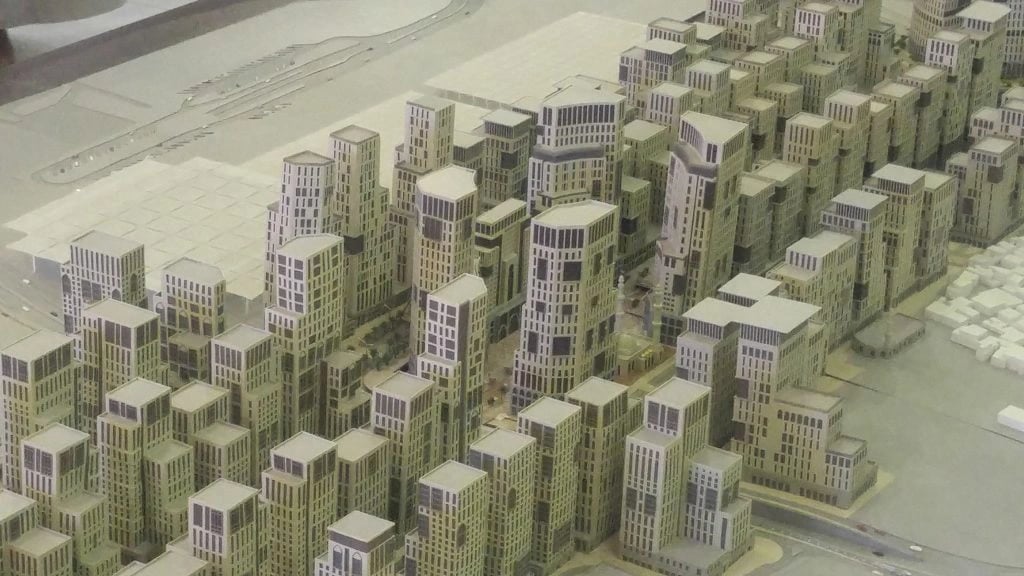 "إمارة مكة " تعرض مجسم عملاق  لطريق الملك عبدالعزيز