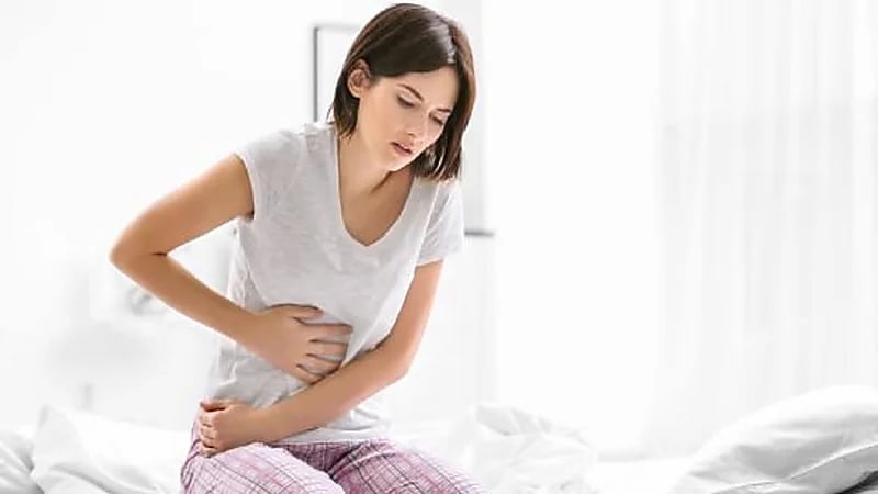 أطعمة يجب الإبتعاد عنها للتخلص من مشاكل الأمعاء