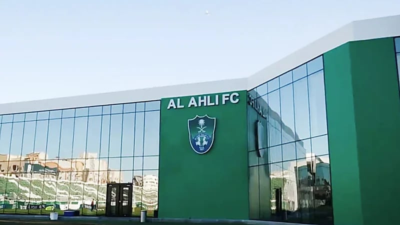 الأهلي يعكف على اختيار رئيس تنفيذي جديد بعد رحيل جورلي