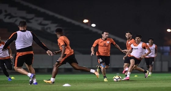 الشباب يعلق ملف الاستغناء عن لاعبيه