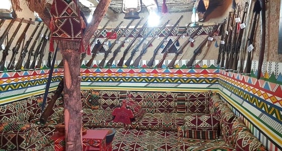 مواطن يشيد متحف قطع أثرية يضم تراث وتاريخ الأجداد