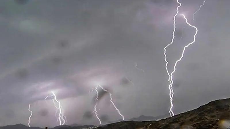 الأرصاد: سحب رعدية ممطرة مصحوبة برياح نشطة على عدة مناطق 