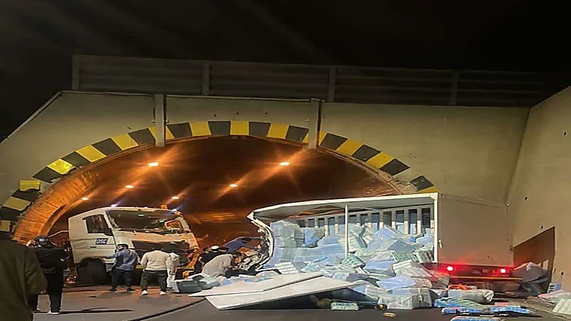 3 إصابات في حادث تصادم بعقبة "شعار